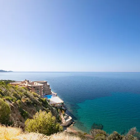 With Pool And Access * Teulada