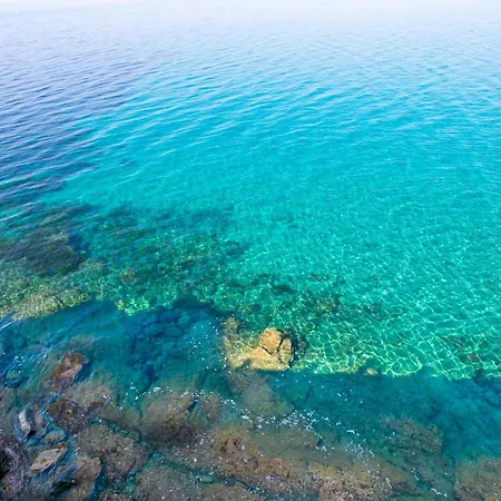 Apartment With Pool And Access